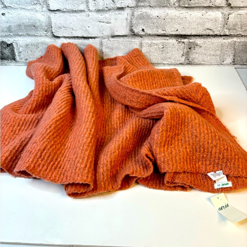 American Eagle Over Sized Super Soft Scarf. New with Tags
